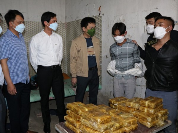 Triệt phá thành công đường dây vận chuyển gần 21kg ma túy tổng hợp