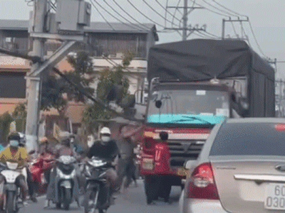 Vụ nhóm thanh niên đập phá xe tải, hành hung tài xế: 'Ngỡ ngàng bật ngửa' vì nguyên nhân xảy ra xô xát