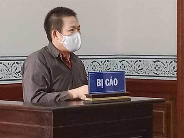 Hát trong đám giỗ, người suýt chết, kẻ đi tù