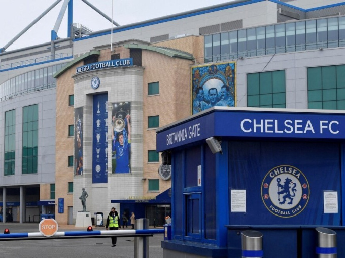 Chelsea nguy cơ bị trừ 9 điểm, MU mừng thầm