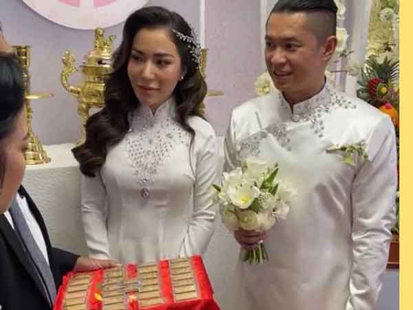 Choáng với lễ đính hôn 'trăm cây' giữa lúc vàng lên giá, hội chị em ai cũng 'đỏ mắt' thèm