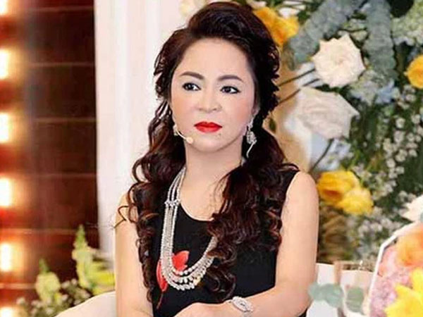 Tạm hoãn xuất cảnh với bà Nguyễn Phương Hằng