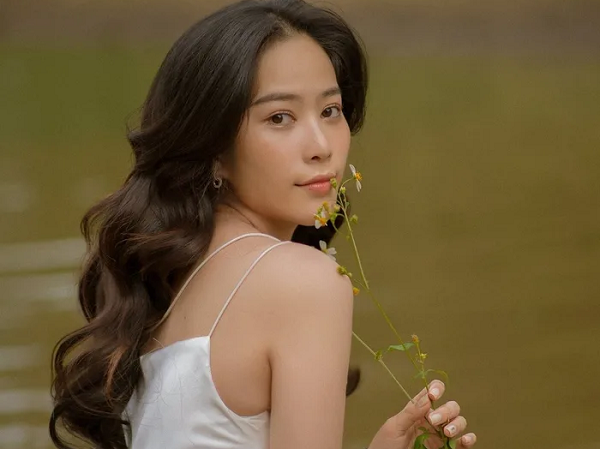 Trở lại bằng âm nhạc, Nam Em đang chọn đúng lối đi sau giông bão?