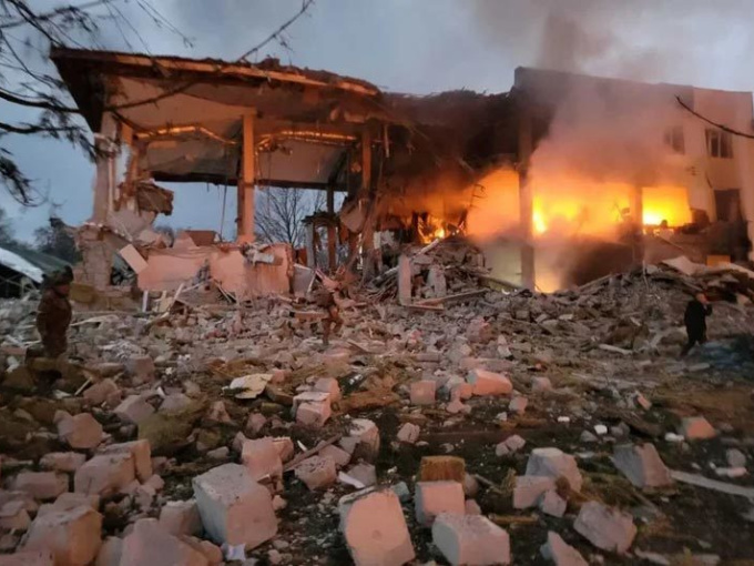 Thương vong lớn ở căn cứ gần Ba Lan, Ukraine lo dàn xếp đàm phán với Nga