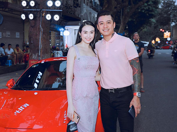 Ca sĩ Tuấn Hưng và vợ chủ tịch giàu cỡ nào?