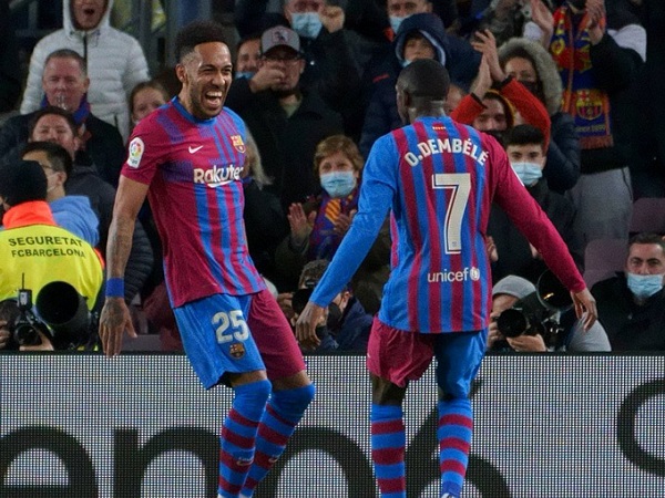 Hàng công bùng nổ, Barca lăm le vị trí thứ 2 của Sevilla
