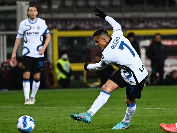 Sanchez ghi bàn phút bù giờ giật về 1 điểm cho Inter