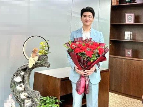 Con trai bầu Hiển ẩn ý chuyện tình cảm, phải chăng đã có bồ?