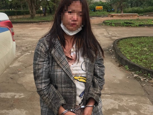 Người dân tri hô, vây bắt cô gái trộm túi xách chứa tài sản lớn