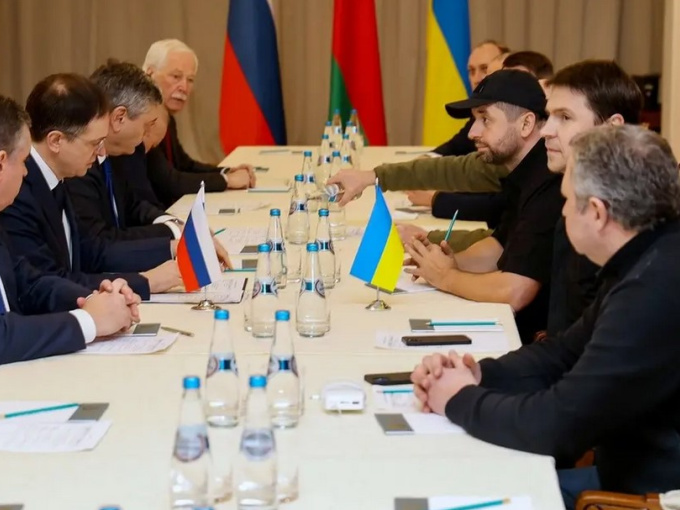 Quan chức Ukraine phát tín hiệu tích cực về đàm phán với Nga, nói rõ 'có chỗ cho sự thỏa hiệp'