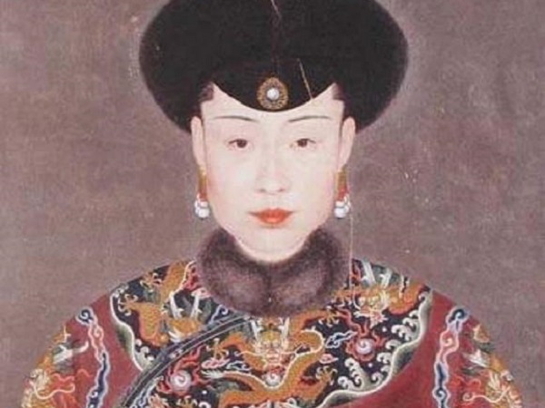 Phi tần sung mãn nhất thời nhà Thanh, 50 tuổi vẫn được thị tẩm, sau khi biết tin con mình trở thành hoàng đế, bà đã tự sát
