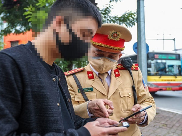 Bất ngờ nhận cuộc gọi lúc nửa đêm từ số lạ thông báo gây tai nạn rồi bỏ chạy