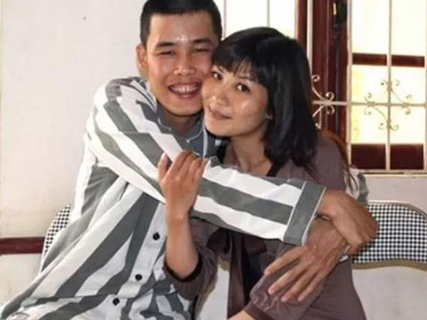 Nhan sắc và cuộc sống của vợ đầu Hiệp Gà - người từng hết lòng với nam nghệ sĩ trong quãng thời gian ở tù giờ ra sao?
