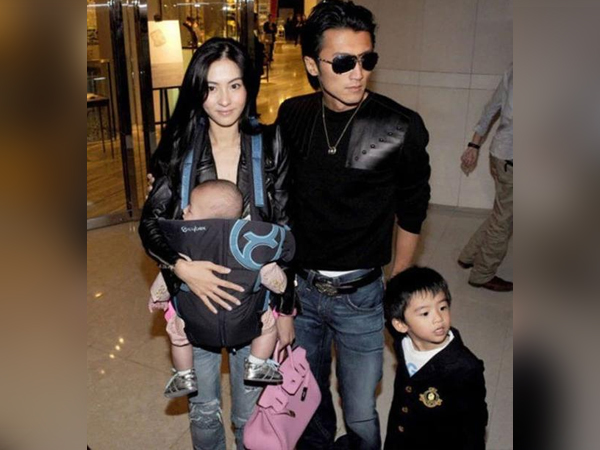 Tạ Đình Phong không muốn 2 con vào showbiz, Trương Bá Chi đành đưa con út quay quảng cáo để mở đường vào giới giải trí