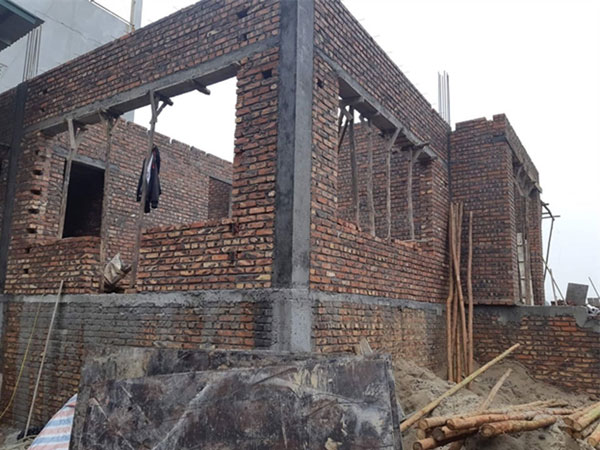Giá thép tăng khủng khiếp, khóc ròng bên căn nhà xây dở