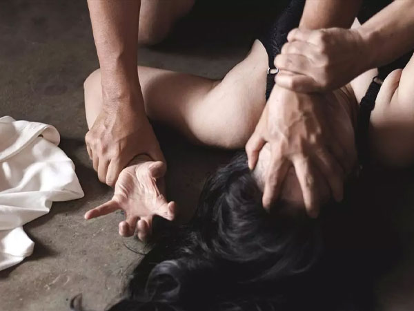 Chấn động: Nữ sinh bị 10 thiếu niên cưỡng hiếp đến 'thân tàn ma dại'
