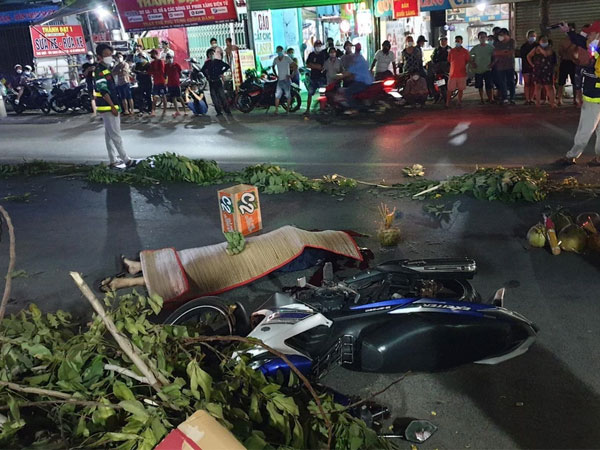 Liên tiếp xảy ra 2 vụ tai nạn và cách nhau chưa đầy 1km khiến 3 người tử vong thương tâm