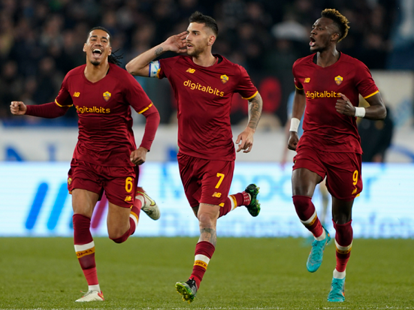 Abraham lập cú đúp, Mourinho 'đòi nợ' thành công Sarri