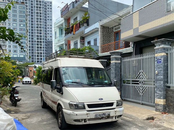 Đi bộ về nhà, cụ bà F0 bị xe tải cuốn vào gầm tử vong