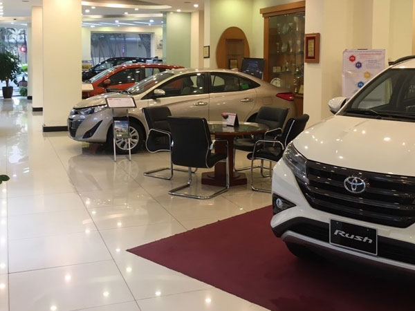 Khủng hoảng thiếu linh kiện, khách Việt mòn mỏi chờ giao xe