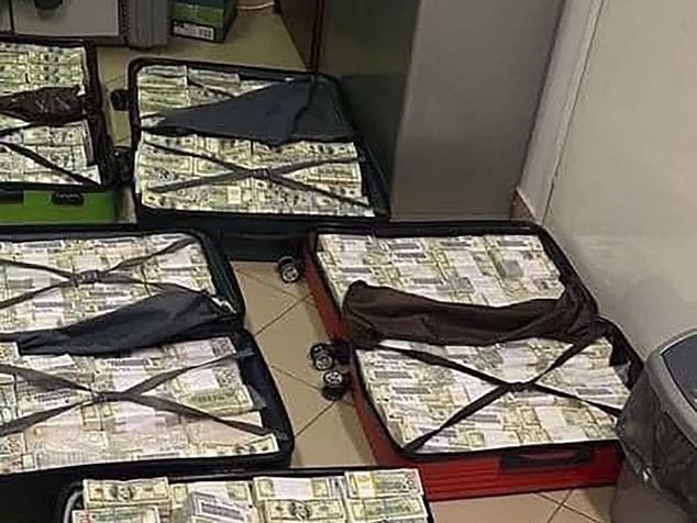 Điều tra việc 'vợ nhà tài phiệt Ukraine mang 28 triệu USD rời đất nước'