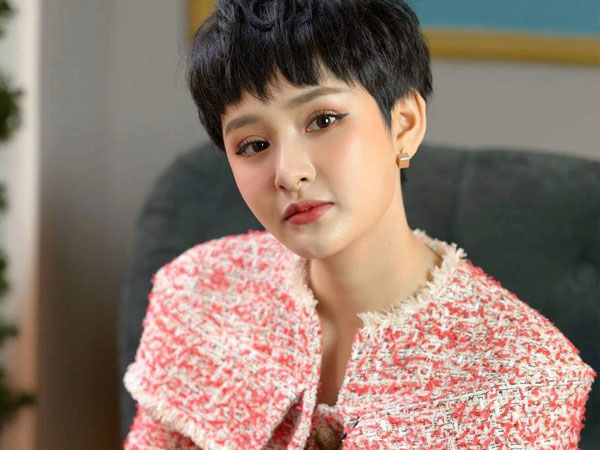 Trước khi vướng lùm xùm tình ái, Hiền Hồ từng gây sốc với phát ngôn 'hồng nhan bạc tỷ', cho rằng quen đại gia là tốt