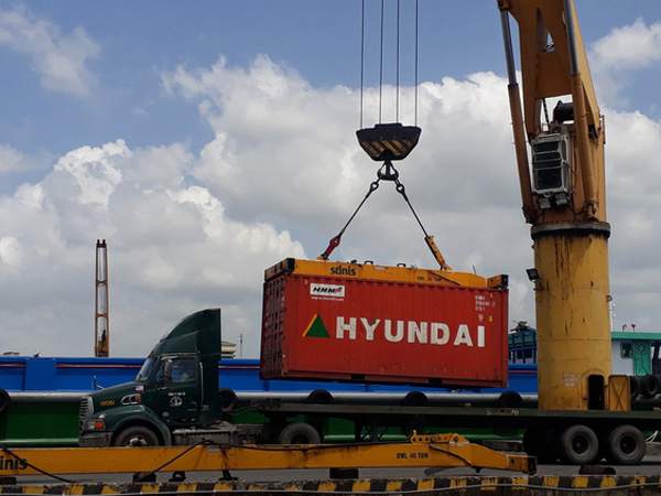Ngăn chặn 25 container quặng có chất phóng xạ từ Nga về Việt Nam