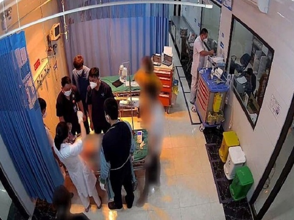 Bé gái 5 tuổi tím tái, ngừng tuần hoàn do hóc hạt lạc: Cách sơ cứu cha mẹ nào cũng phải nắm vững