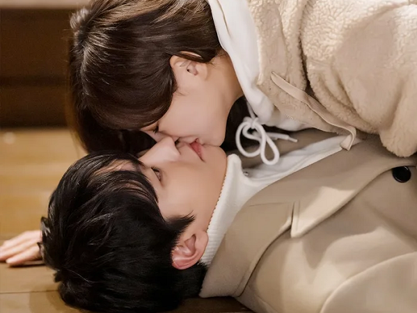 Hẹn Hò Chốn Công Sở lại bị chê tan nát tình tiết vô lý, Kim Se Jeong nói gì?