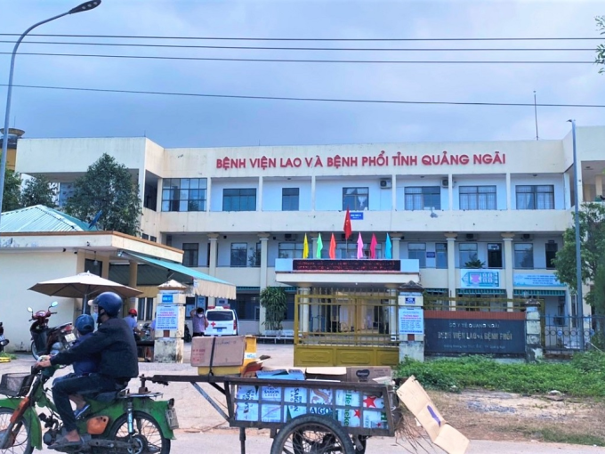 Vụ thân nhân còng lưng gánh giá mai táng F0 'trên trời': Sở Y tế nói tại nhu cầu của người dân?