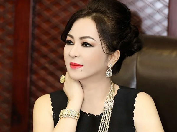 Khối tài sản khủng của bà Nguyễn Phương Hằng: Sở hữu khu du lịch 6.000 tỷ đồng, dàn siêu xe giá trị lớn, kim cương, sổ đỏ tính bằng cân