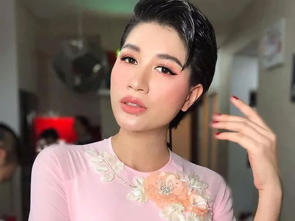 Bị antifan mỉa mai 'đừng thấy hoa nở mà ngỡ xuân về', Trang Trần thẳng thừng đáp trả: 'Để xem ai là hoa nở, ai là hoa tàn'