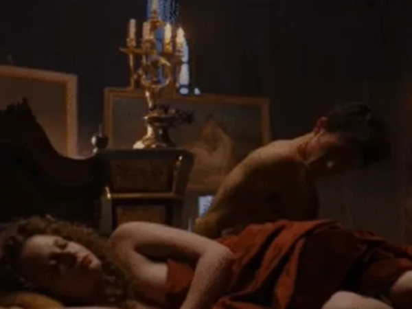 Bridgerton phần 2 tập 1: Giữ vững thương hiệu 'bom sex', nam chính Jonathan Bailey cởi sạch 100%