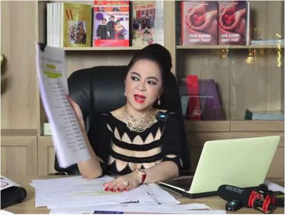 Bà Nguyễn Phương Hằng dùng 12 kênh trên MXH để livestream xuyên tạc, đưa thông tin chưa kiểm chứng
