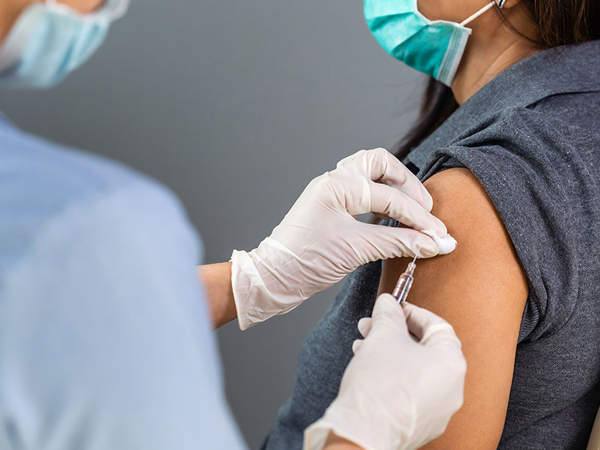 Bộ Y tế: Tiêm mũi 3 vaccine AstraZeneca cho người đã tiêm đủ liều cơ bản vaccine Pfizer hoặc Moderna