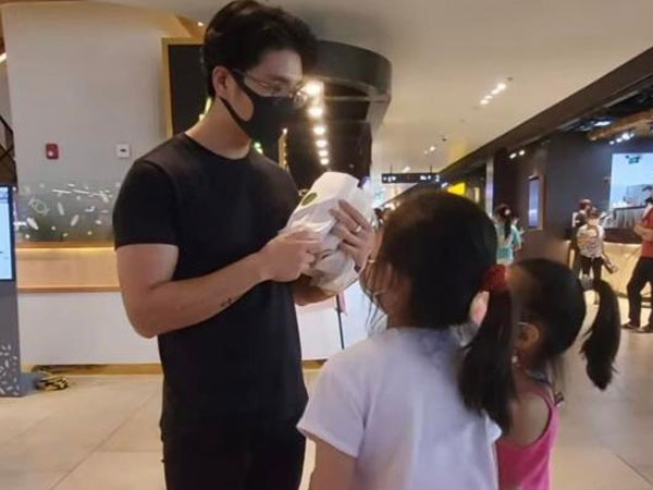 Chồng sắp cưới kém tuổi của Ngô Thanh Vân ghi điểm tuyệt đối với gia đình vợ bằng hành động cực tinh tế, chuẩn 'bố bỉm' tương lai