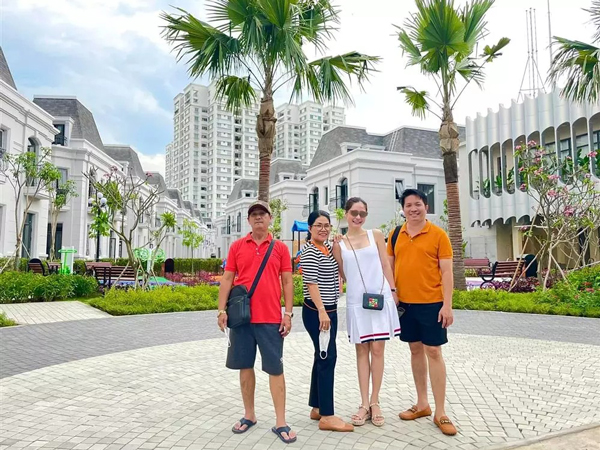 Tặng bố mẹ biệt thự 300m2, Đoàn Di Băng show nội thất đắt đỏ