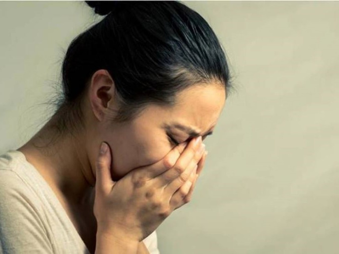 Vụ tranh chấp kịch tính: 7 người đàn ông đến tranh nhau nhận con, người mẹ uống thuốc sâu tự tử