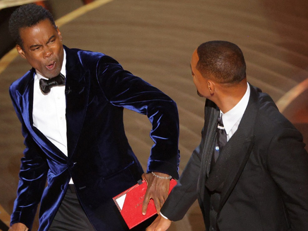 Cú tát chấn động của Will Smith giúp lượng người xem Oscar 2022 tăng gấp đôi