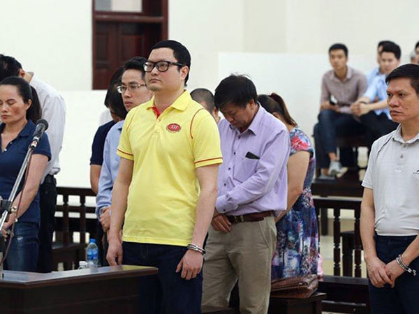 Loạt đại gia vào tù vì thao túng thị trường chứng khoán như ông Trịnh Văn Quyết