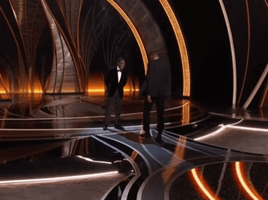 Will Smith lên tiếng xin lỗi Chris Rock sau cút tát trời giáng tại Oscar 2022: 'Tôi đã vượt quá giới hạn và tôi đã sai'