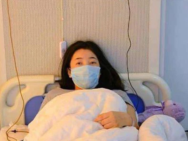 Cô gái 23 tuổi mắc ung thư dạ dày, hối hận vì thói quen ăn uống xấu mà dân văn phòng hay mắc phải