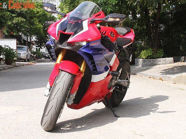 Honda CBR1000RR-R tiền tỷ tại Việt Nam 'dính lỗi' chảy dầu động cơ