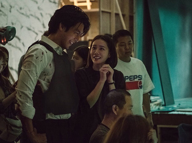 Vừa lấy vợ xinh là Son Ye Jin, Hyun Bin bị đào quá khứ đi 'cưa gái', còn hỏi chuyện nhạy cảm