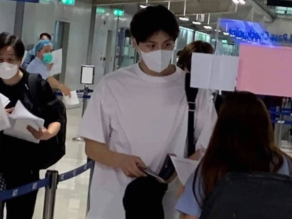 Tài tử Kim Seon Ho lần đầu lộ diện sau bê bối ép bạn gái phá thai, danh tính người đi cùng khiến netizen phấn khích