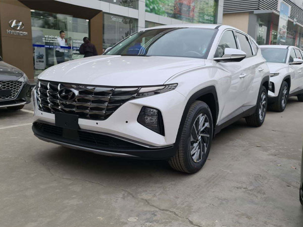 Xe khan hiếm, đại lý kỳ kèo làm giá, nhiều khách trả cọc