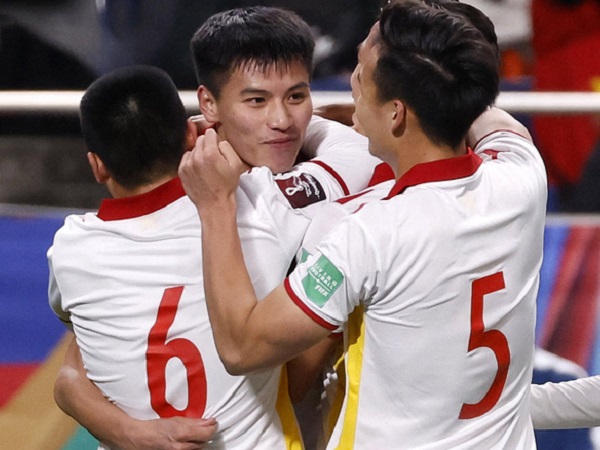AFC vinh danh trung vệ Việt Nam xé lưới Nhật Bản, tạo kỳ tích 'vô tiền khoáng hậu'