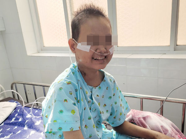 Bé gái 14 tuổi ở TP.HCM khỏi Covid-19 sau 108 ngày