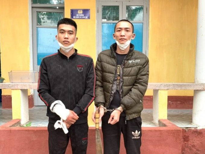 Nghi ngờ vợ léng phéng bên ngoài, chồng rủ bạn chém 'tình địch' trọng thương