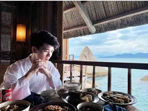 Con trai bầu Hiển và 7749 caption thả thính 'không dính đời không nể'